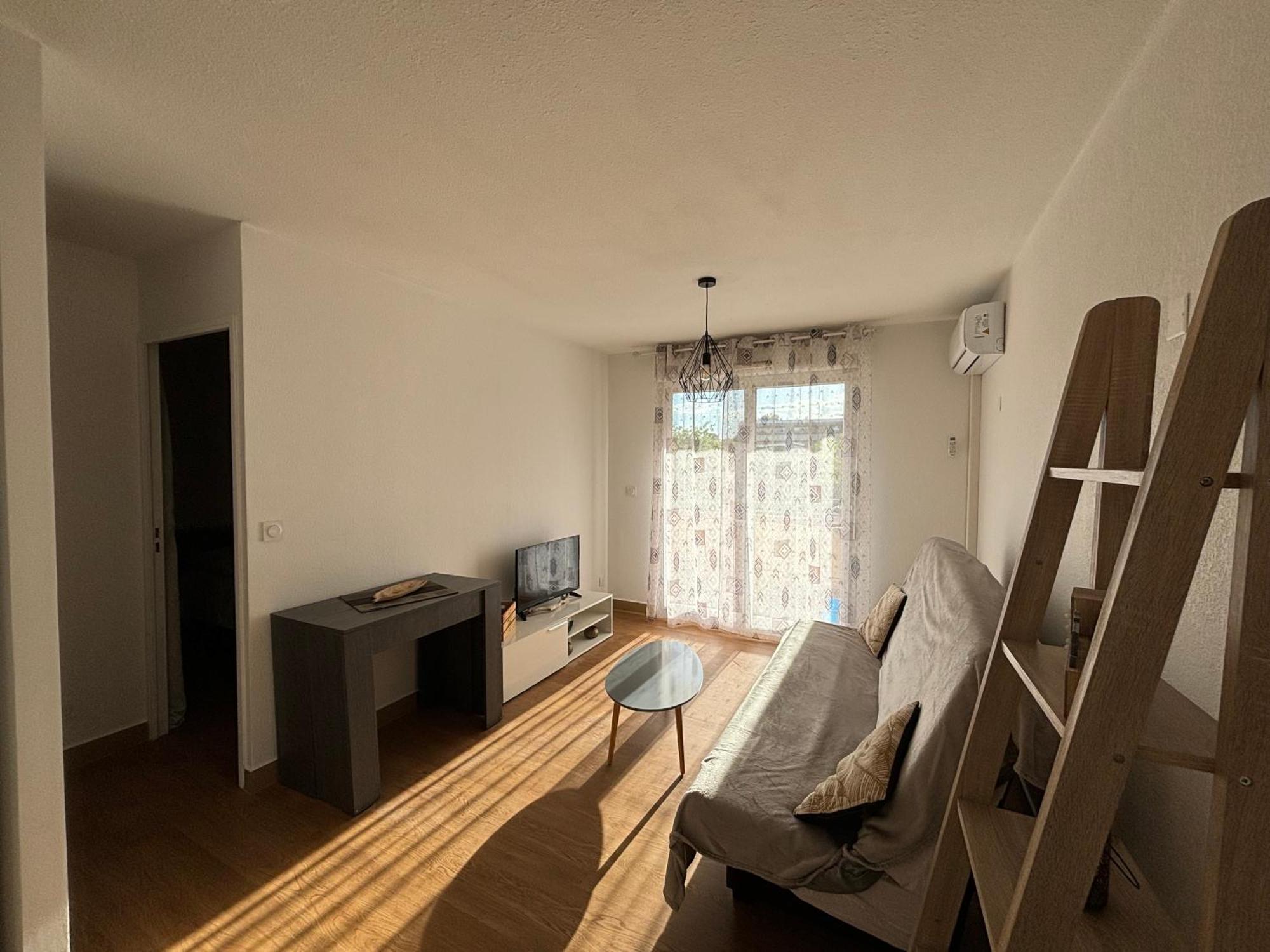 Location D'Un Superbe Appartement Avec Piscine Roquebrune-sur Argens Extérieur photo